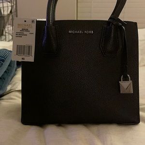 Small Michael Kors MD Messenger